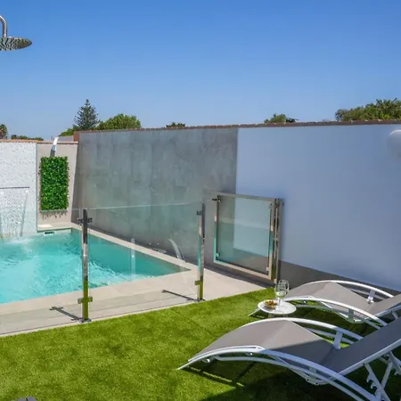 A Estrenar Gallardo 3 Con Piscina Privada - Soló Parejas O Familias *