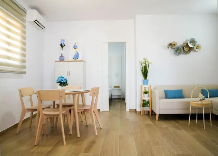 A Estrenar Gallardo 3 Con Piscina Privada - Solo Parejas O Familias