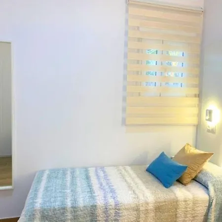 A Estrenar Gallardo 3 Con Piscina Privada - Solo Parejas O Familias