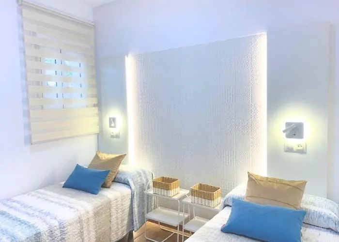 A Estrenar Gallardo 3 Con Piscina Privada - Solo Parejas O Familias *