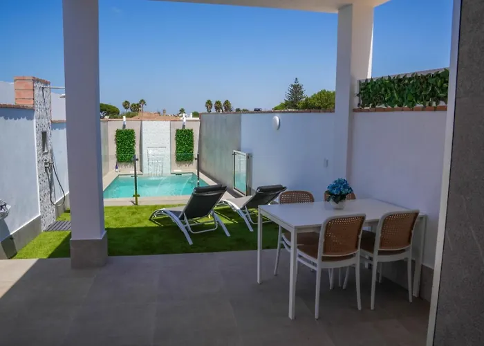 Villa Cerca Conil-playa Gallardo 3 Con Piscina Privada - Solo Parejas O Familias *